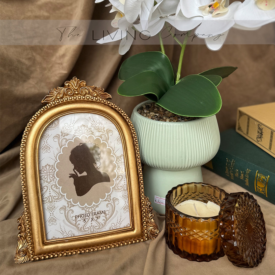Arched Scroll Photo Frame