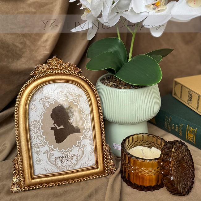 Arched Scroll Photo Frame